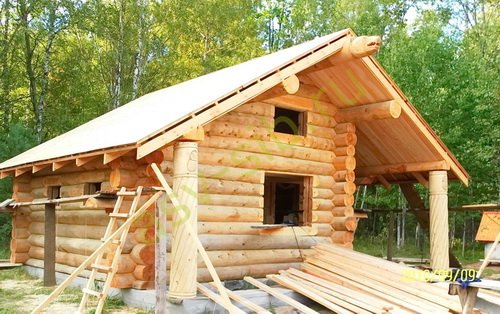 Баня из кедра в Серпухове: вид спереди.