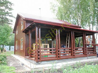 Дачный дом из клееного бруса: окрашенный и с террасой